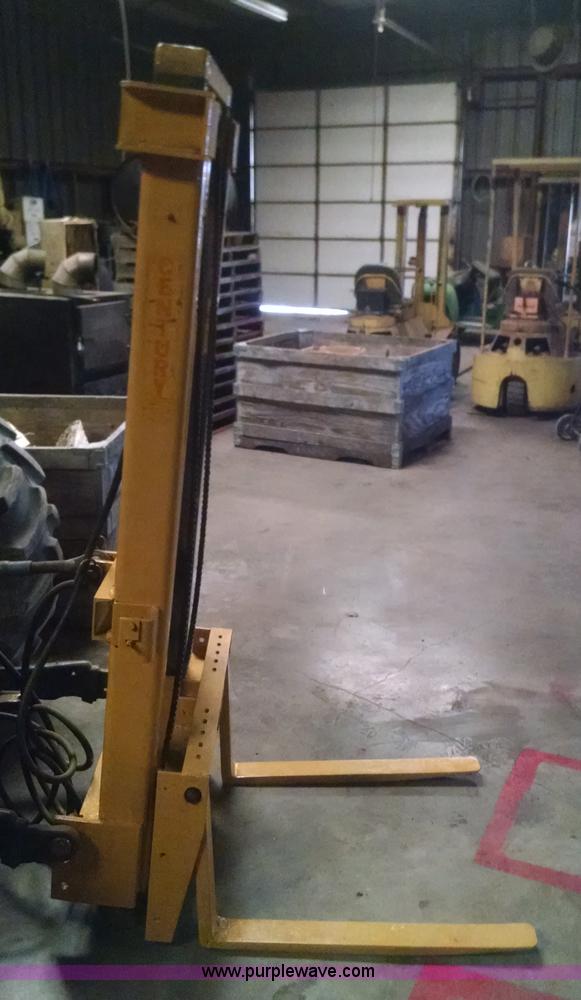 image for item AY9495 Century forklift attachment