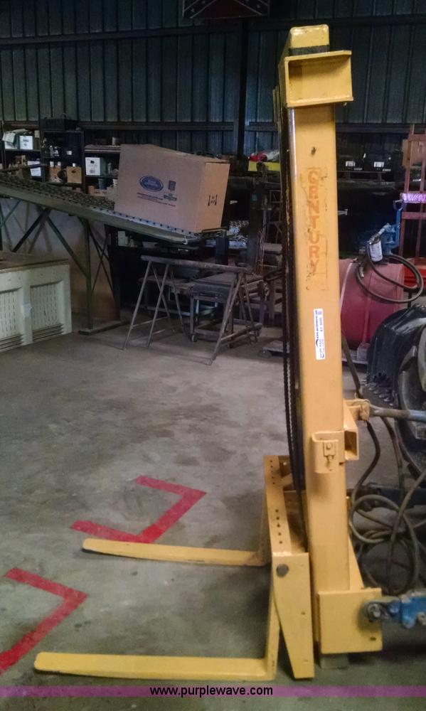 image for item AY9495 Century forklift attachment