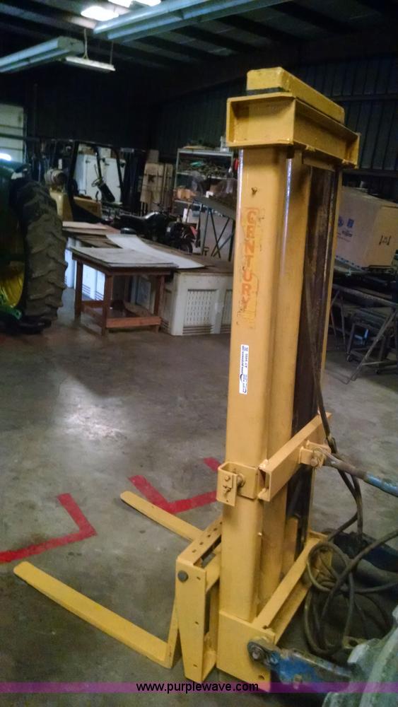 image for item AY9495 Century forklift attachment