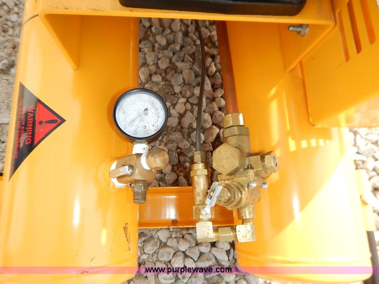 image for item BC9524 Titan air compressor