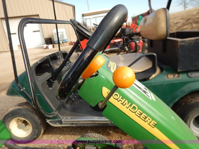 (2) John Deere 220B walkbehind greens reel mowers in Wamego, KS Item