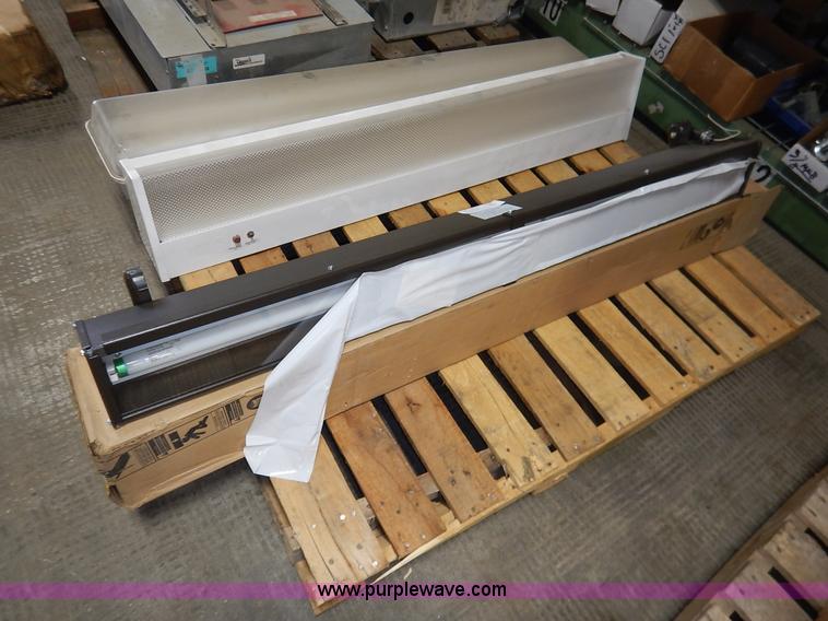 image for item BC9672 (13) assorted light fixtures