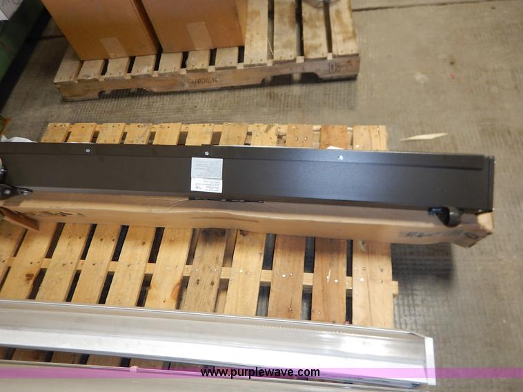 image for item BC9672 (13) assorted light fixtures