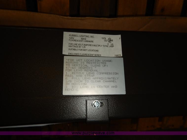 image for item BC9672 (13) assorted light fixtures