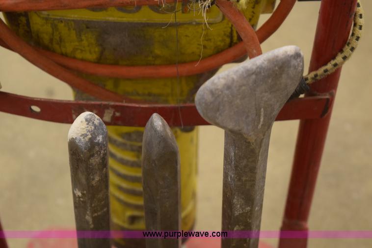 image for item BP9923 Bosch Brute 0611304139 electric hammer