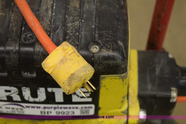 image for item BP9923 Bosch Brute 0611304139 electric hammer