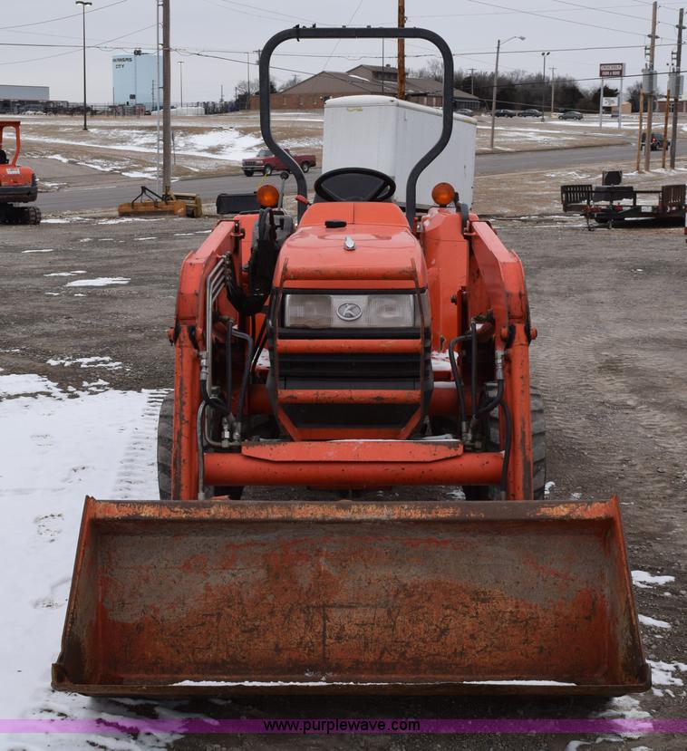 image for item E6224 Kubota L3400HST 4WD tractor