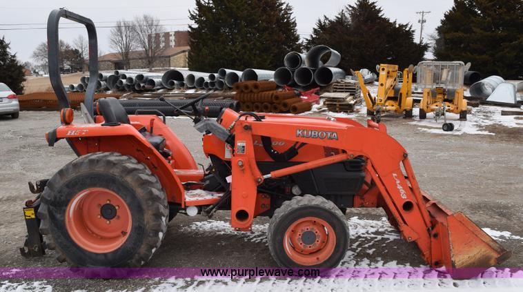 image for item E6224 Kubota L3400HST 4WD tractor