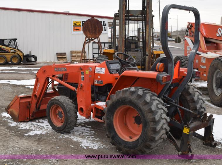 image for item E6224 Kubota L3400HST 4WD tractor