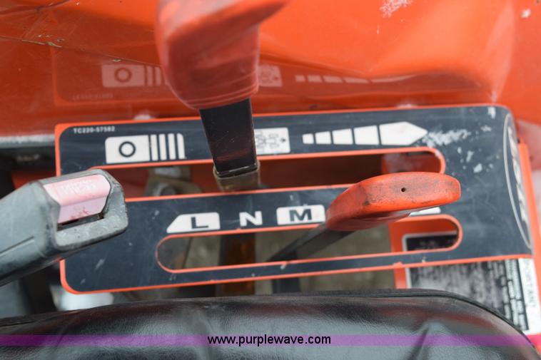 image for item E6224 Kubota L3400HST 4WD tractor