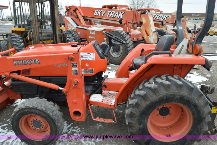 image for item E6224 Kubota L3400HST 4WD tractor