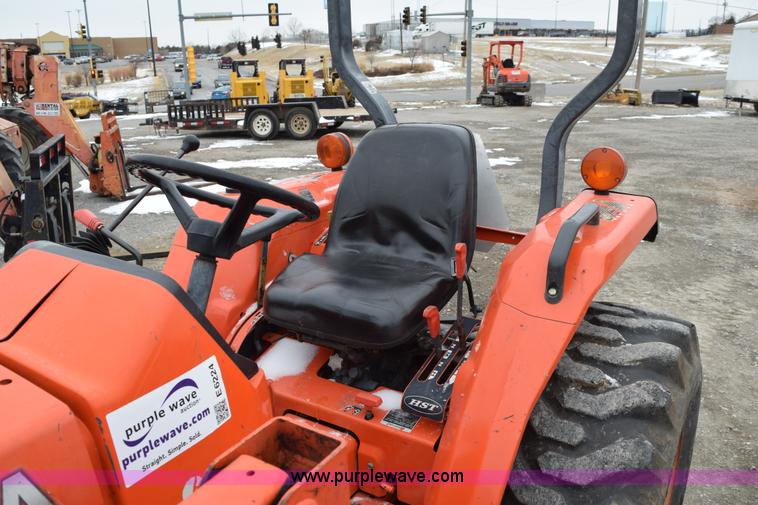 image for item E6224 Kubota L3400HST 4WD tractor
