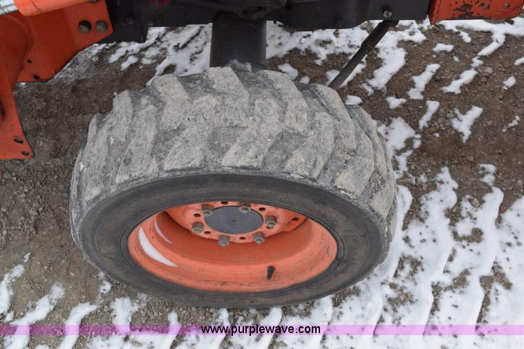 image for item E6224 Kubota L3400HST 4WD tractor