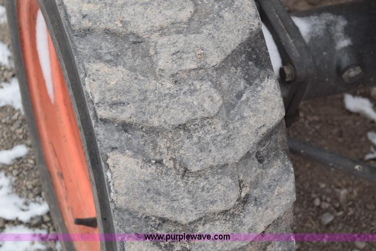 image for item E6224 Kubota L3400HST 4WD tractor