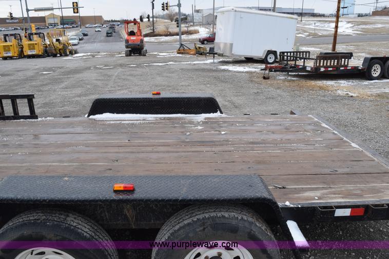 image for item E6225 2002 Utility trailer