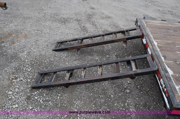 image for item E6225 2002 Utility trailer