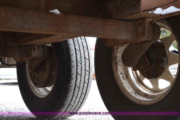 image for item E6225 2002 Utility trailer