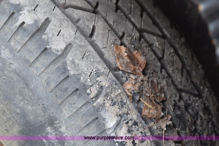 image for item E6225 2002 Utility trailer