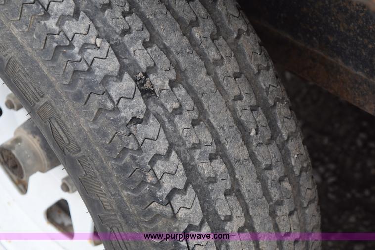 image for item E6225 2002 Utility trailer