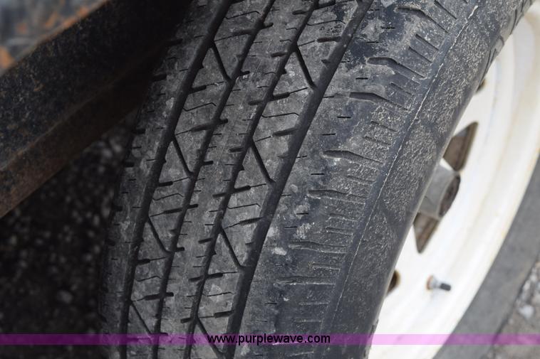 image for item E6225 2002 Utility trailer