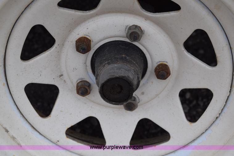 image for item E6225 2002 Utility trailer