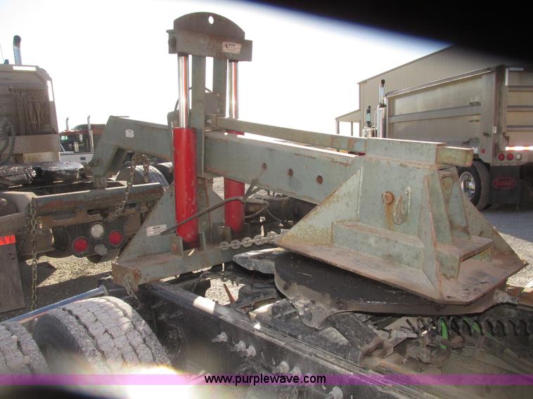 image for item G9754 Walker WW-20 fifth wheel wrecker attachment