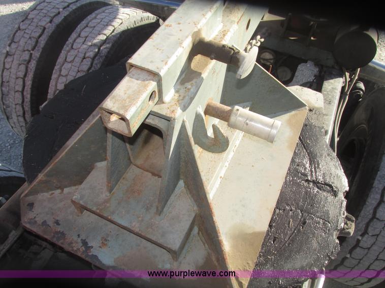 image for item G9754 Walker WW-20 fifth wheel wrecker attachment