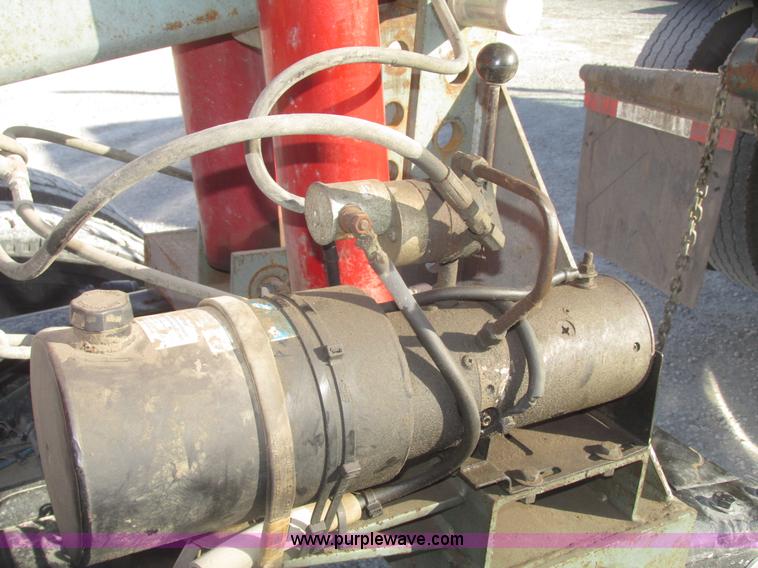 image for item G9754 Walker WW-20 fifth wheel wrecker attachment