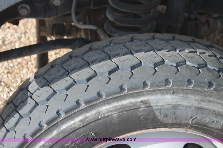 image for item H1573 2009 Ford F550 flatbed truck