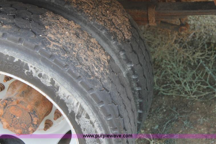 image for item H1573 2009 Ford F550 flatbed truck