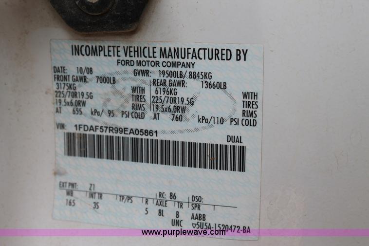 image for item H1573 2009 Ford F550 flatbed truck