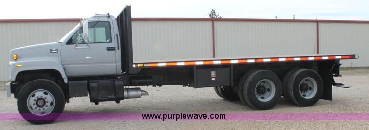 image for item H1575 2002 Chevrolet C8500 flatbed truck