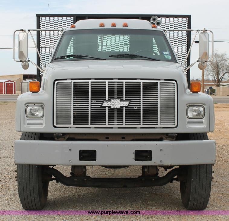 image for item H1575 2002 Chevrolet C8500 flatbed truck