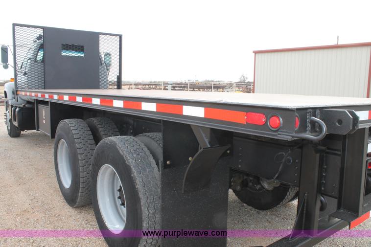 image for item H1575 2002 Chevrolet C8500 flatbed truck