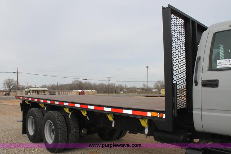 image for item H1575 2002 Chevrolet C8500 flatbed truck