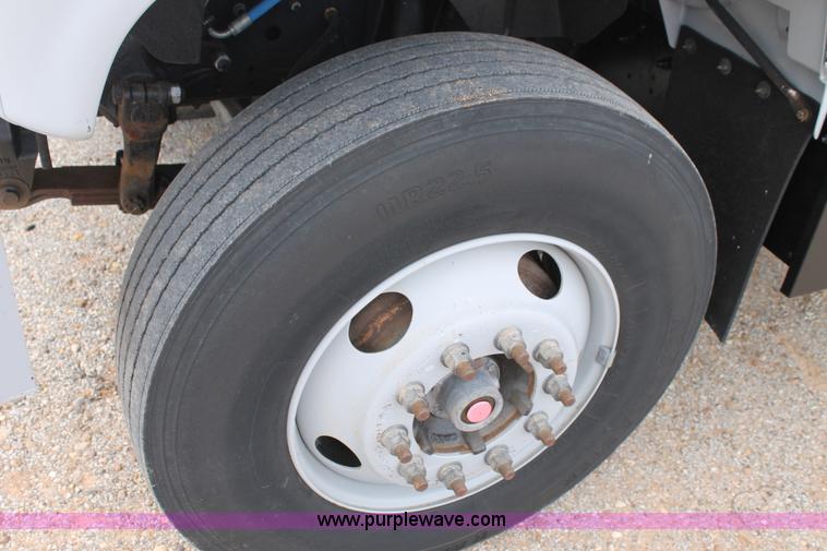 image for item H1575 2002 Chevrolet C8500 flatbed truck