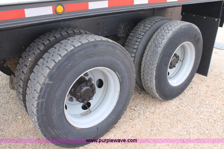 image for item H1575 2002 Chevrolet C8500 flatbed truck