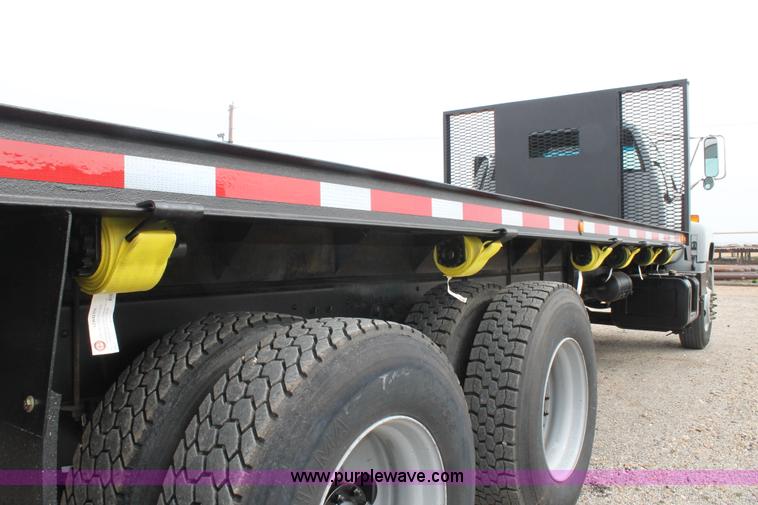 image for item H1575 2002 Chevrolet C8500 flatbed truck
