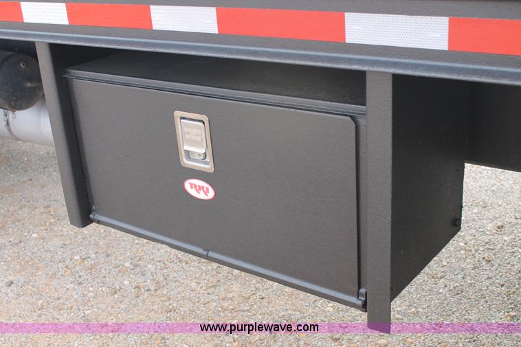 image for item H1575 2002 Chevrolet C8500 flatbed truck