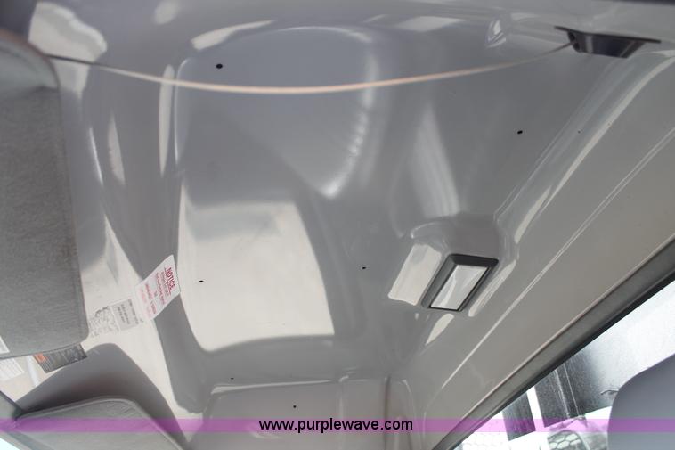 image for item H1575 2002 Chevrolet C8500 flatbed truck