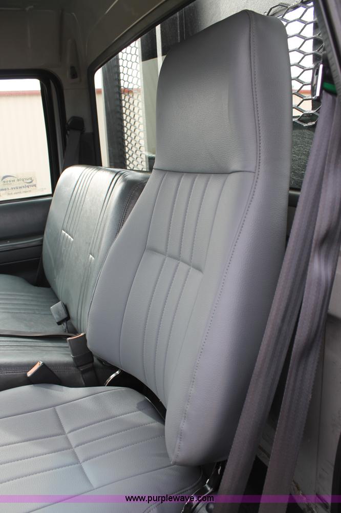 image for item H1575 2002 Chevrolet C8500 flatbed truck