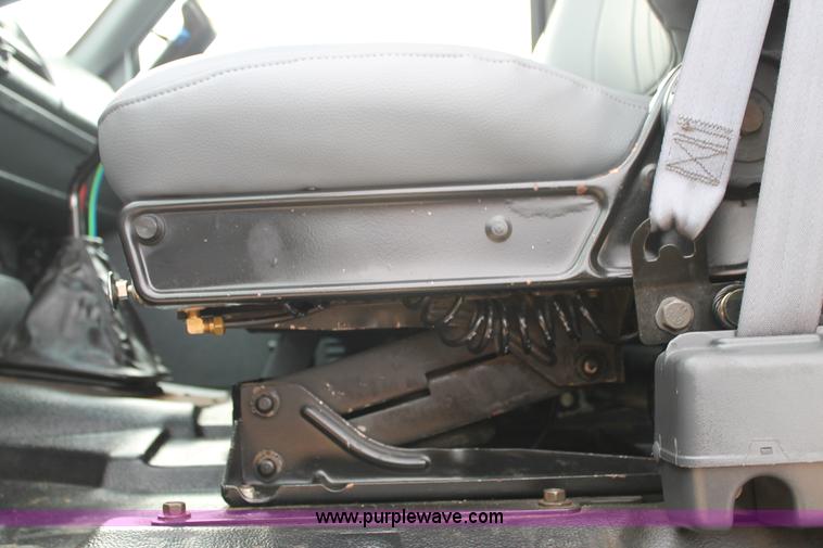 image for item H1575 2002 Chevrolet C8500 flatbed truck