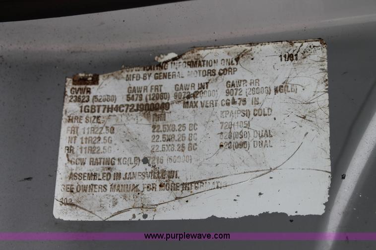 image for item H1575 2002 Chevrolet C8500 flatbed truck