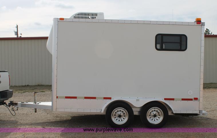 image for item H1576 2002 Coachcraft enclosed fiber optics splitting trailer