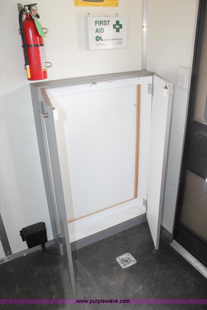 image for item H1576 2002 Coachcraft enclosed fiber optics splitting trailer