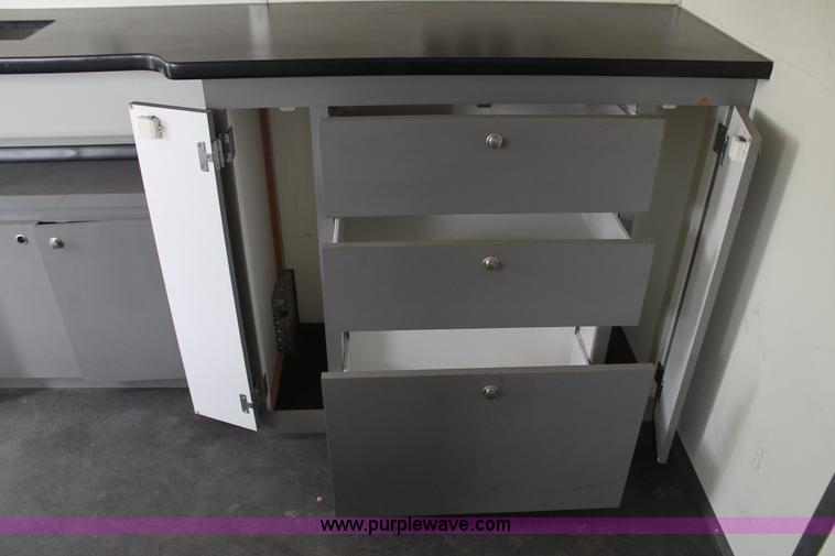 image for item H1576 2002 Coachcraft enclosed fiber optics splitting trailer