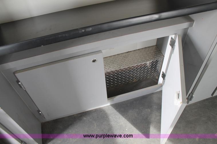 image for item H1576 2002 Coachcraft enclosed fiber optics splitting trailer