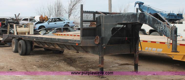 image for item H5904 1984 gooseneck flatbed trailer