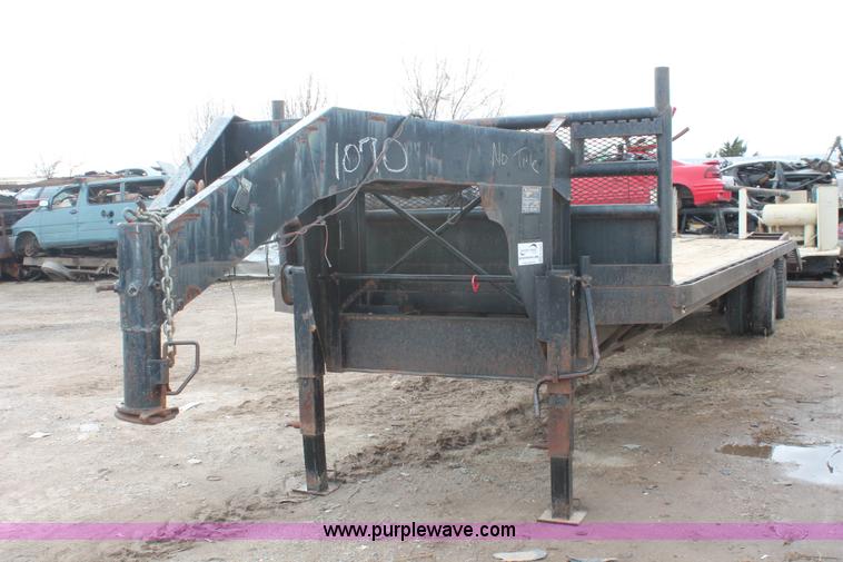 image for item H5904 1984 gooseneck flatbed trailer