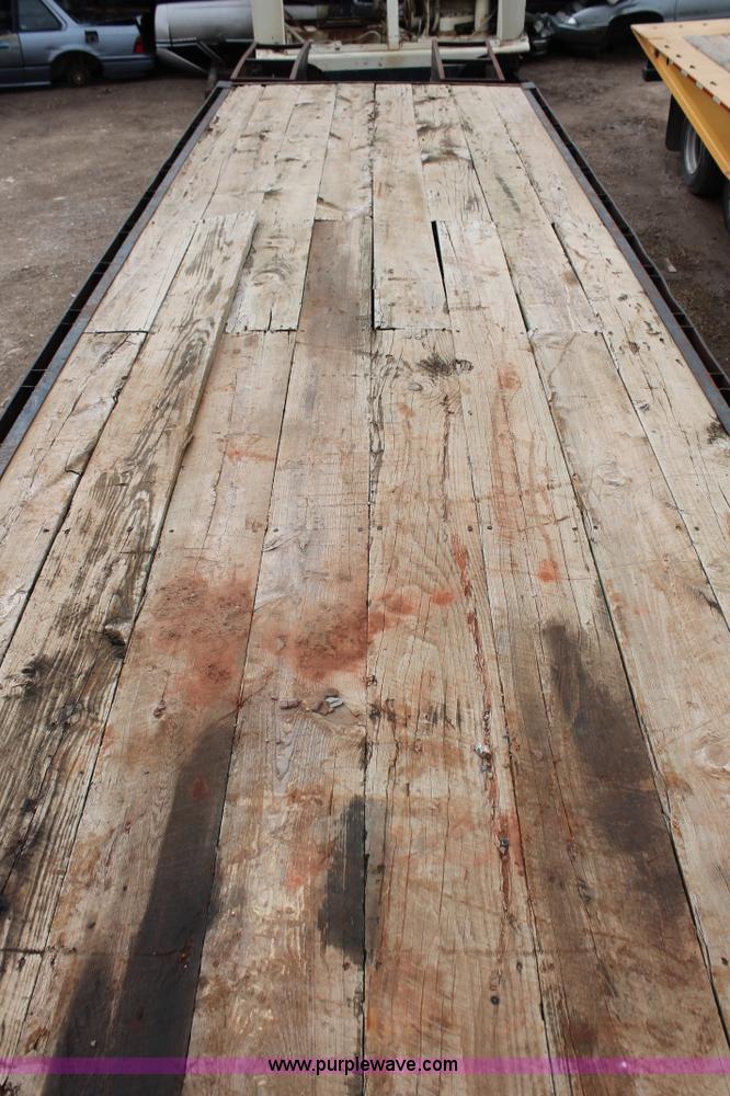 image for item H5904 1984 gooseneck flatbed trailer